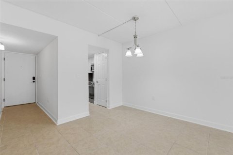 Купить кондоминиум в Сент-Пит-Бич, Флорида 6 комнат, 73.39м2, № 2120416 - фото 7