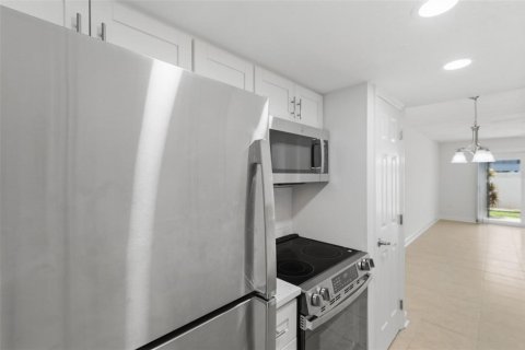 Купить кондоминиум в Сент-Пит-Бич, Флорида 6 комнат, 73.39м2, № 2120416 - фото 11