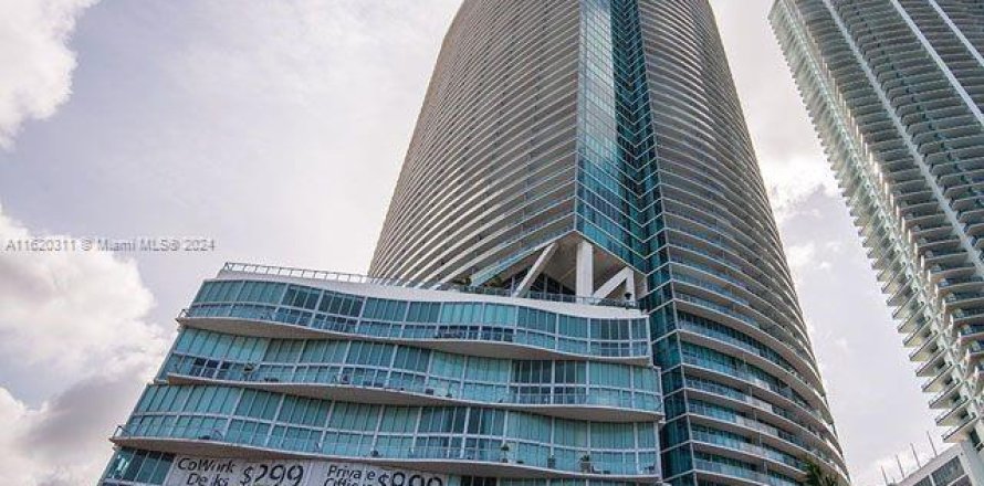 Condominio en Miami, Florida, 1 dormitorio № 2034632