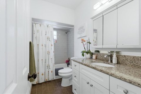 House in Bradenton, Florida 3 bedrooms, 174.01 sq.m. № 2100010 - photo 23