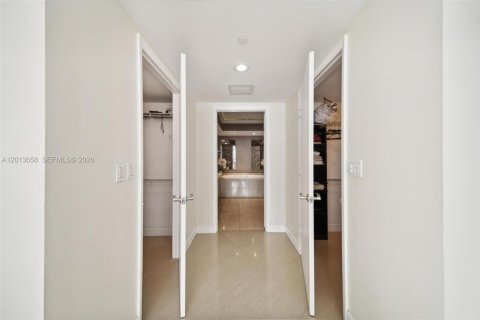 Condominio en alquiler en Hallandale Beach, Florida, 3 dormitorios, 191.84 m2 № 2145709 - foto 25