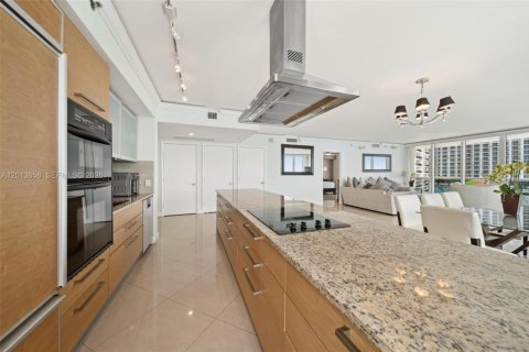 Condominio en alquiler en Hallandale Beach, Florida, 3 dormitorios, 191.84 m2 № 2145709 - foto 21