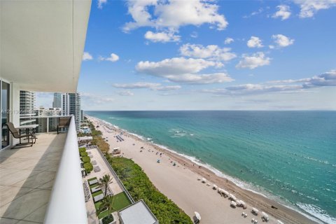Condominio en alquiler en Hallandale Beach, Florida, 3 dormitorios, 191.84 m2 № 2145709 - foto 13