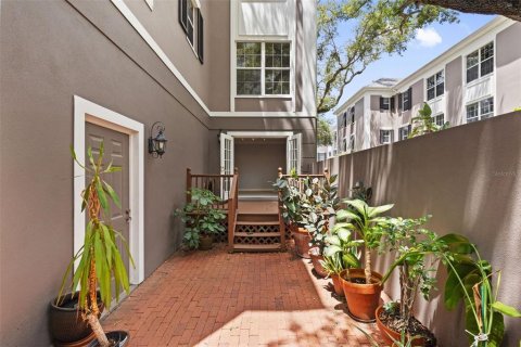 Touwnhouse à vendre à Tampa, Floride: 3 chambres, 222.97 m2 № 2291218 - photo 9