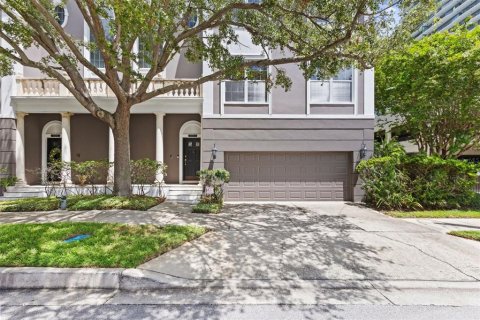 Townhouse in Tampa, Florida 3 bedrooms, 222.97 sq.m. № 2291218