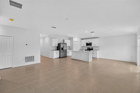 Casa en venta en Port Charlotte, Florida, 4 dormitorios, 169.45 m2 № 2166802 - foto 7