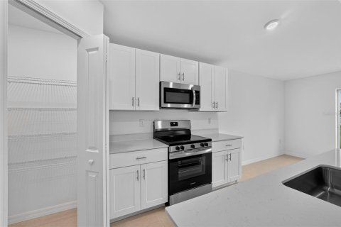 Casa en venta en Port Charlotte, Florida, 4 dormitorios, 169.45 m2 № 2166802 - foto 9