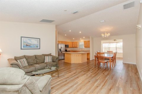 House in The Villages, Florida 3 bedrooms, 146.04 sq.m. № 1806668 - photo 3
