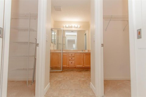 House in The Villages, Florida 3 bedrooms, 146.04 sq.m. № 1806668 - photo 8