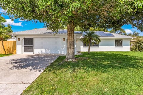 Villa ou maison à vendre à Port Charlotte, Floride: 3 chambres, 126.72 m2 № 2215477 - photo 2