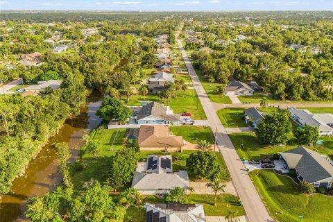 Villa ou maison à vendre à Port Charlotte, Floride: 3 chambres, 126.72 m2 № 2215477 - photo 26