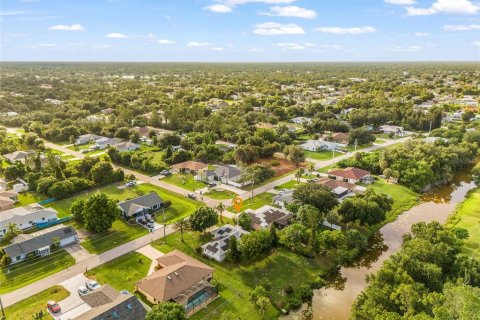 Villa ou maison à vendre à Port Charlotte, Floride: 3 chambres, 126.72 m2 № 2215477 - photo 25