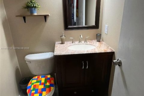 House in Winter Haven, Florida 3 bedrooms, 100.06 sq.m. № 2080498 - photo 13