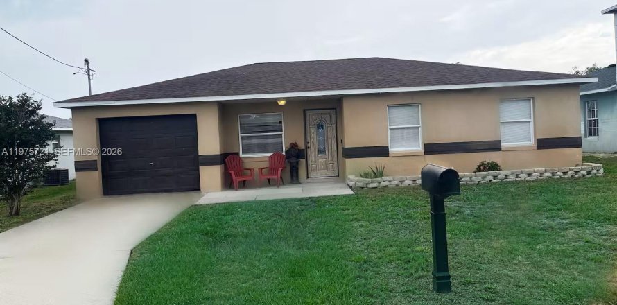 House in Winter Haven, Florida 3 bedrooms, 100.06 sq.m. № 2080498