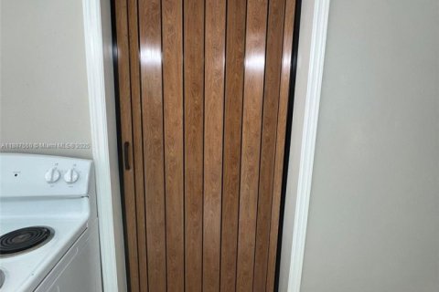 House in Tampa, Florida 44.59 sq.m. № 1941705 - photo 7