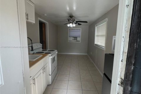 House in Tampa, Florida 44.59 sq.m. № 1941705 - photo 3