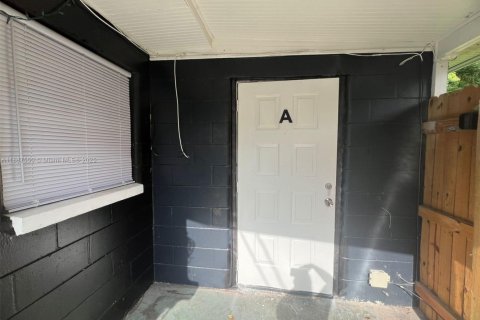 House in Tampa, Florida 44.59 sq.m. № 1941705 - photo 1