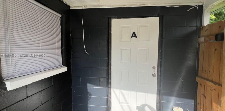 Studio in Tampa, Florida № 1941705