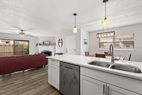 Condo in Winter Park, Florida, 2 bedrooms  № 1837634 - photo 5