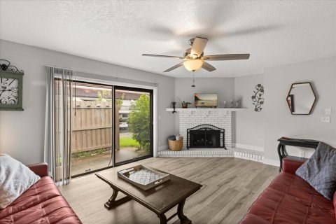 Condo in Winter Park, Florida, 2 bedrooms  № 1837634 - photo 8