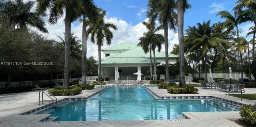 Studio à Condo à Doral, Floride  № 2003839