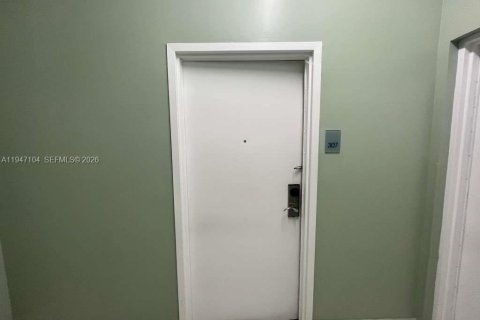 Copropriété à vendre à Doral, Floride: 65.5 m2 № 2003839 - photo 12