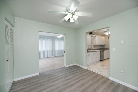 Villa ou maison à vendre à North Port, Floride: 2 chambres, 103.12 m2 № 1906657 - photo 17