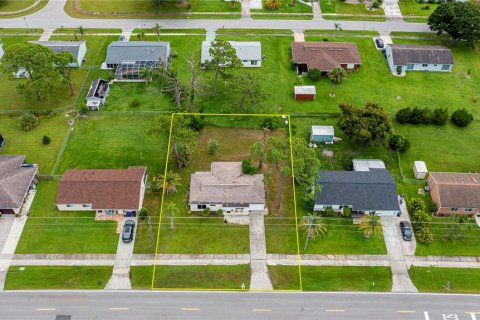 Villa ou maison à vendre à North Port, Floride: 2 chambres, 103.12 m2 № 1906657 - photo 7