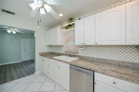 Villa ou maison à vendre à North Port, Floride: 2 chambres, 103.12 m2 № 1906657 - photo 23
