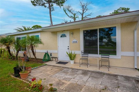 Villa ou maison à vendre à North Port, Floride: 2 chambres, 103.12 m2 № 1906657 - photo 4