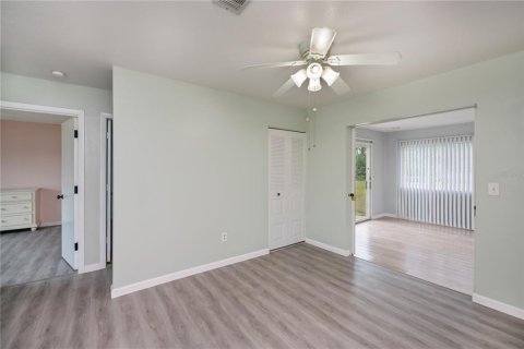 Villa ou maison à vendre à North Port, Floride: 2 chambres, 103.12 m2 № 1906657 - photo 16