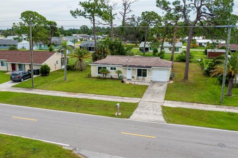 Villa ou maison à vendre à North Port, Floride: 2 chambres, 103.12 m2 № 1906657 - photo 6