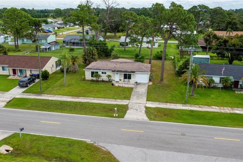 Villa ou maison à vendre à North Port, Floride: 2 chambres, 103.12 m2 № 1906657 - photo 5