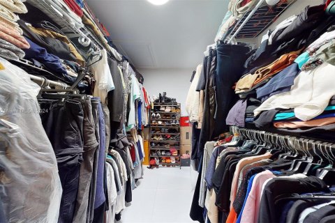 Купить виллу или дом в Хомстед, Флорида 3 спальни, 160.44м2, № 1984873 - фото 24