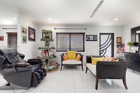 Купить виллу или дом в Хомстед, Флорида 3 спальни, 160.44м2, № 1984873 - фото 6