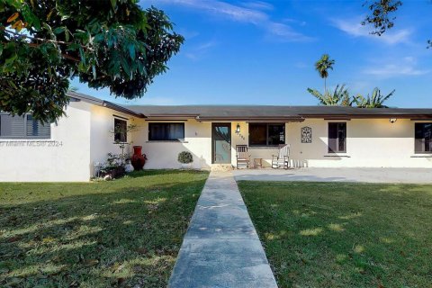 Купить виллу или дом в Хомстед, Флорида 3 спальни, 160.44м2, № 1984873 - фото 1