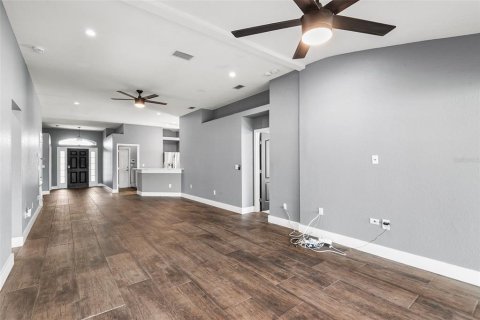 House in Winter Haven, Florida 4 bedrooms, 184.88 sq.m. № 2259301 - photo 17