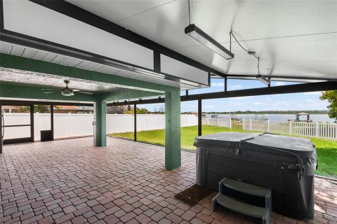 House in Winter Haven, Florida 4 bedrooms, 184.88 sq.m. № 2259301 - photo 30