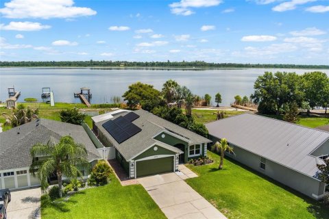 House in Winter Haven, Florida 4 bedrooms, 184.88 sq.m. № 2259301