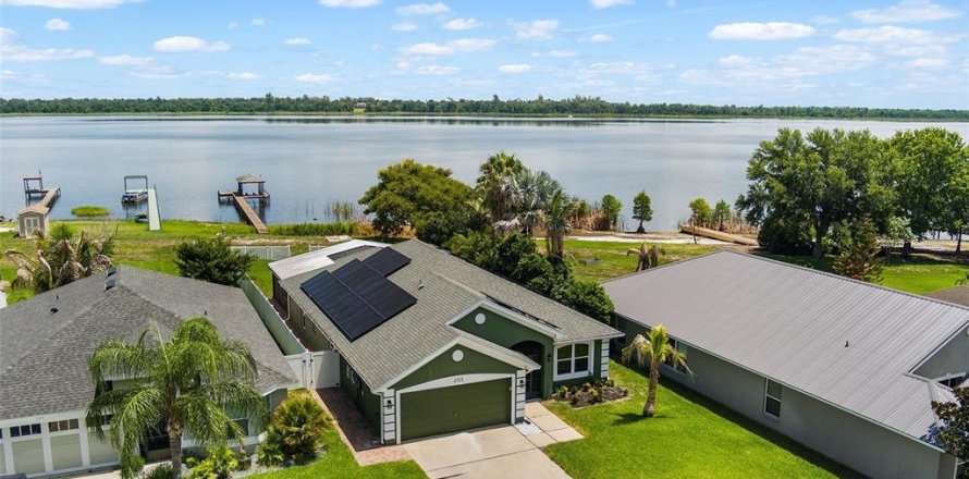 House in Winter Haven, Florida 4 bedrooms, 184.88 sq.m. № 2259301