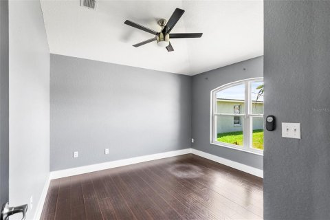 House in Winter Haven, Florida 4 bedrooms, 184.88 sq.m. № 2259301 - photo 25