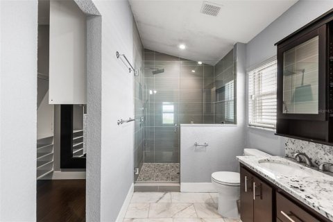 House in Winter Haven, Florida 4 bedrooms, 184.88 sq.m. № 2259301 - photo 23