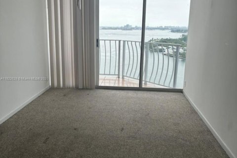 Condominio en alquiler en North Bay Village, Florida, 2 dormitorios, 95.69 m2 № 1787118 - foto 9