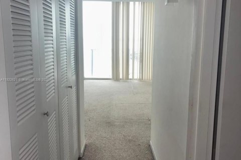 Condominio en alquiler en North Bay Village, Florida, 2 dormitorios, 95.69 m2 № 1787118 - foto 13