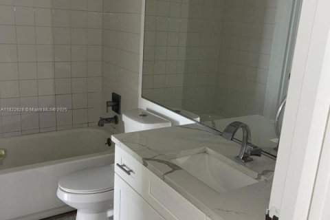 Condominio en alquiler en North Bay Village, Florida, 2 dormitorios, 95.69 m2 № 1787118 - foto 16