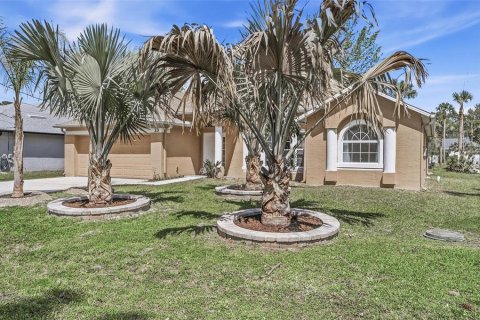 Villa ou maison à vendre à Palm Coast, Floride: 4 chambres, 182.09 m2 № 2149718 - photo 2