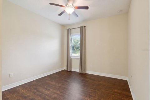 House in Sorrento, Florida 4 bedrooms, 298.77 sq.m. № 2395938 - photo 30