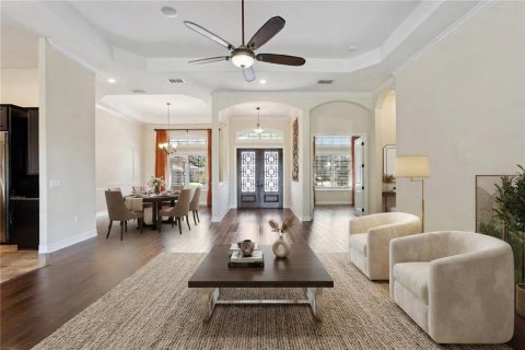 House in Sorrento, Florida 4 bedrooms, 298.77 sq.m. № 2395938 - photo 6