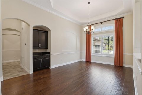 House in Sorrento, Florida 4 bedrooms, 298.77 sq.m. № 2395938 - photo 13