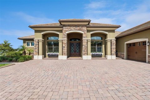 House in Sorrento, Florida 4 bedrooms, 298.77 sq.m. № 2395938 - photo 5